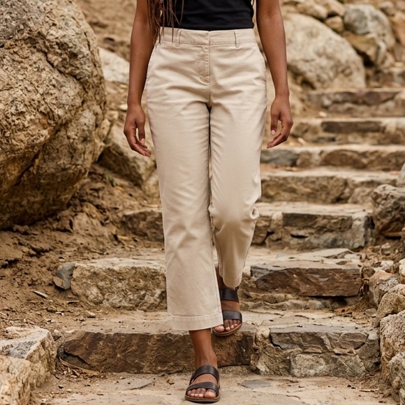 EUC LOFT SZ 10 Khaki cropped flat front stretch pants/waist 31” - Picture 2 of 7